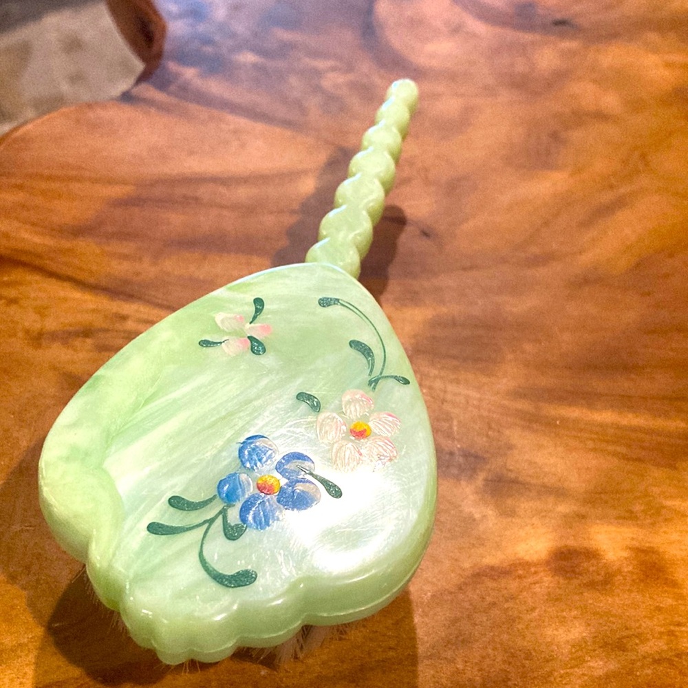 Vintage 1950s swirled hand painted lucite Green Handheld baby brush. So sweet. - Picture 2 of 7